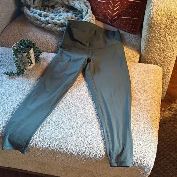 Eastern Mountain Sports Teal Tee and Aerie Leggings for Women - Picture 10 of 11